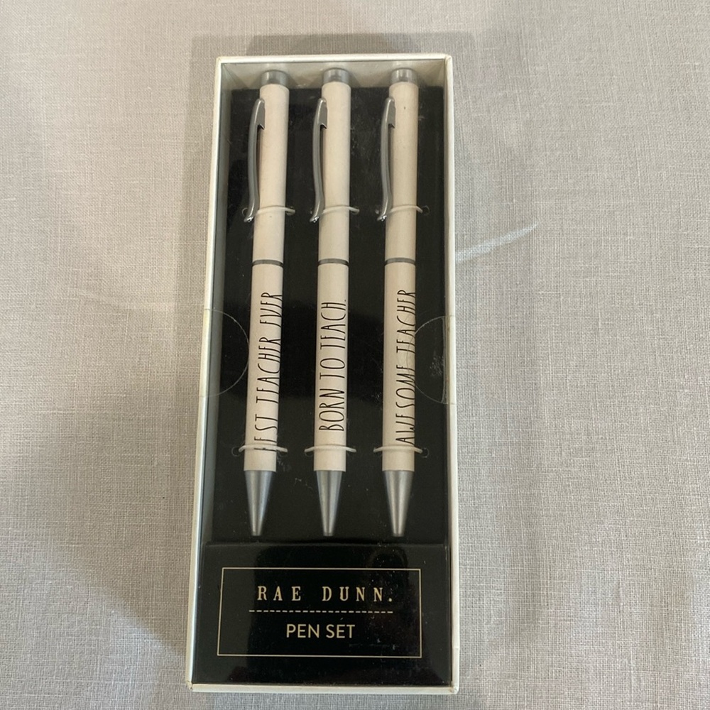 Rae Dunn Pen Set
Teacher Gift Idea